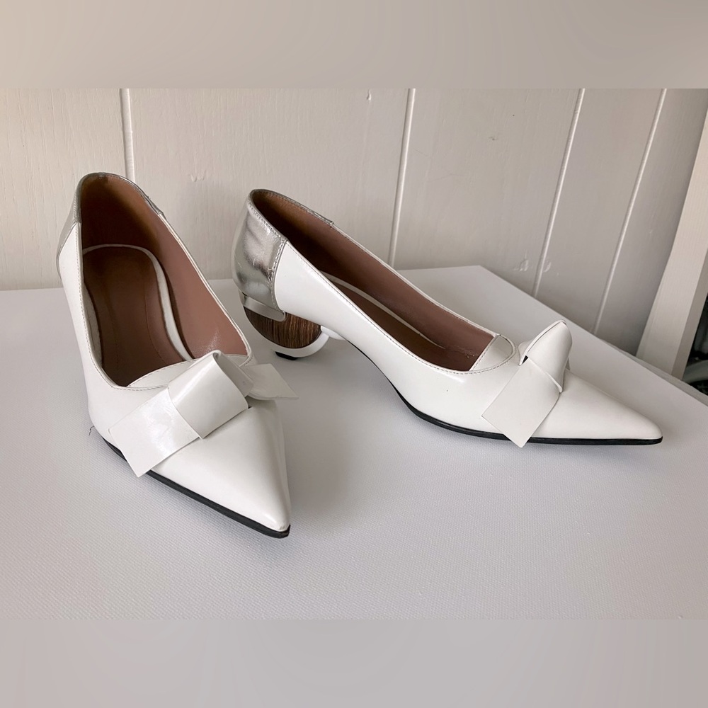 Marni white pointed toe pumps